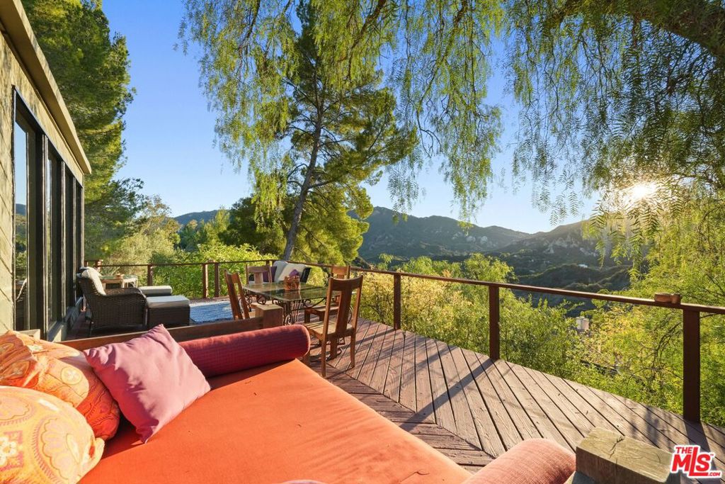 2158 Topanga Skyline Drive