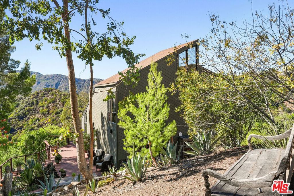 2158 Topanga Skyline Drive
