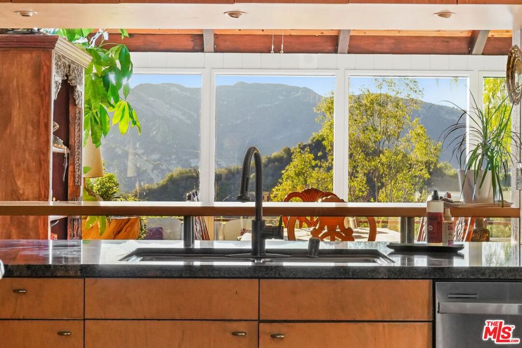 2158 Topanga Skyline Drive