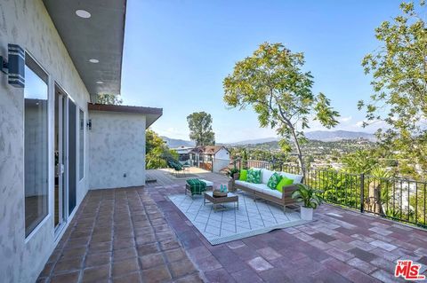 1832 Burnell Drive Los Angeles CA 90065