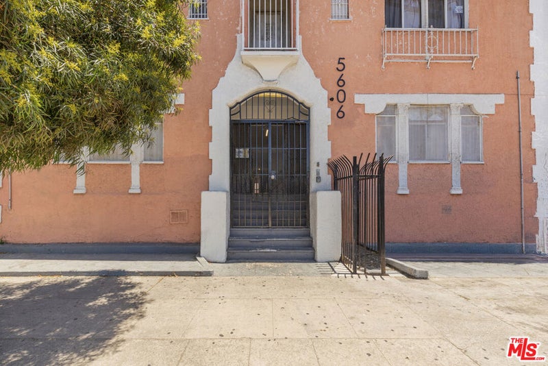 5606 S Figueroa Street