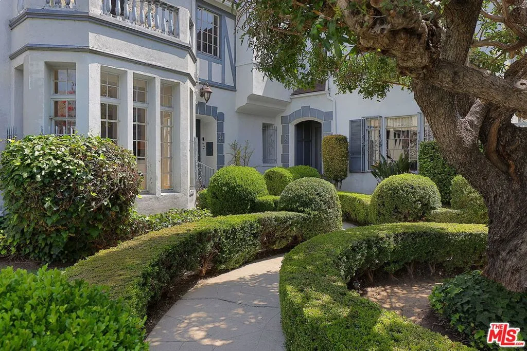 Los Angeles, California 90006, United States, 1 Bedroom Bedrooms, ,1 BathroomBathrooms,Residential,Active,143783