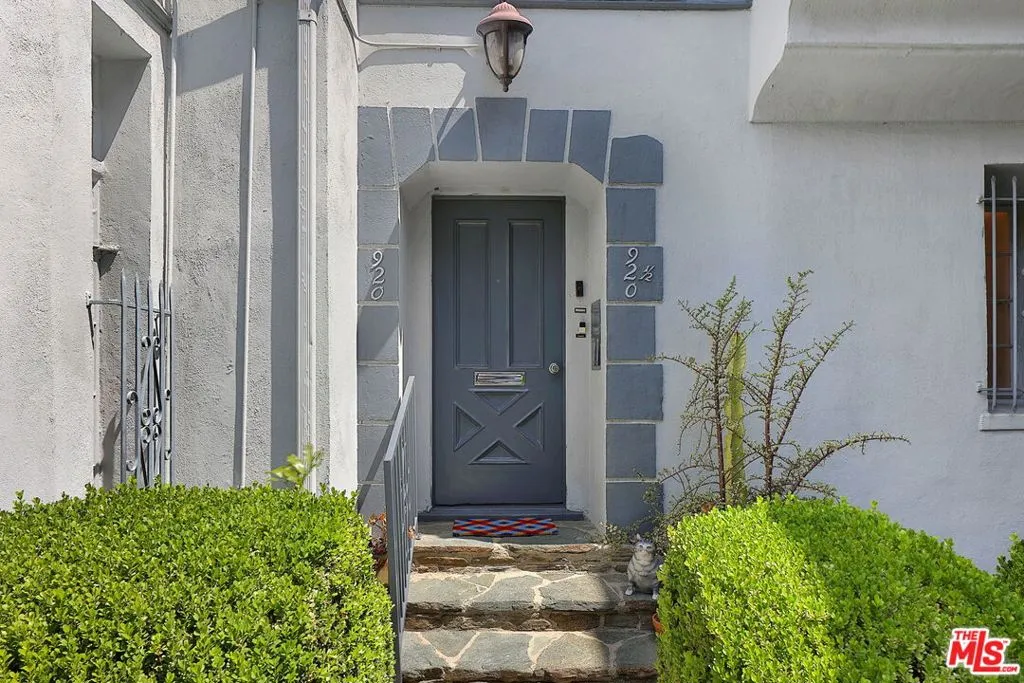 Los Angeles, California 90006, United States, 1 Bedroom Bedrooms, ,1 BathroomBathrooms,Residential,Active,143783