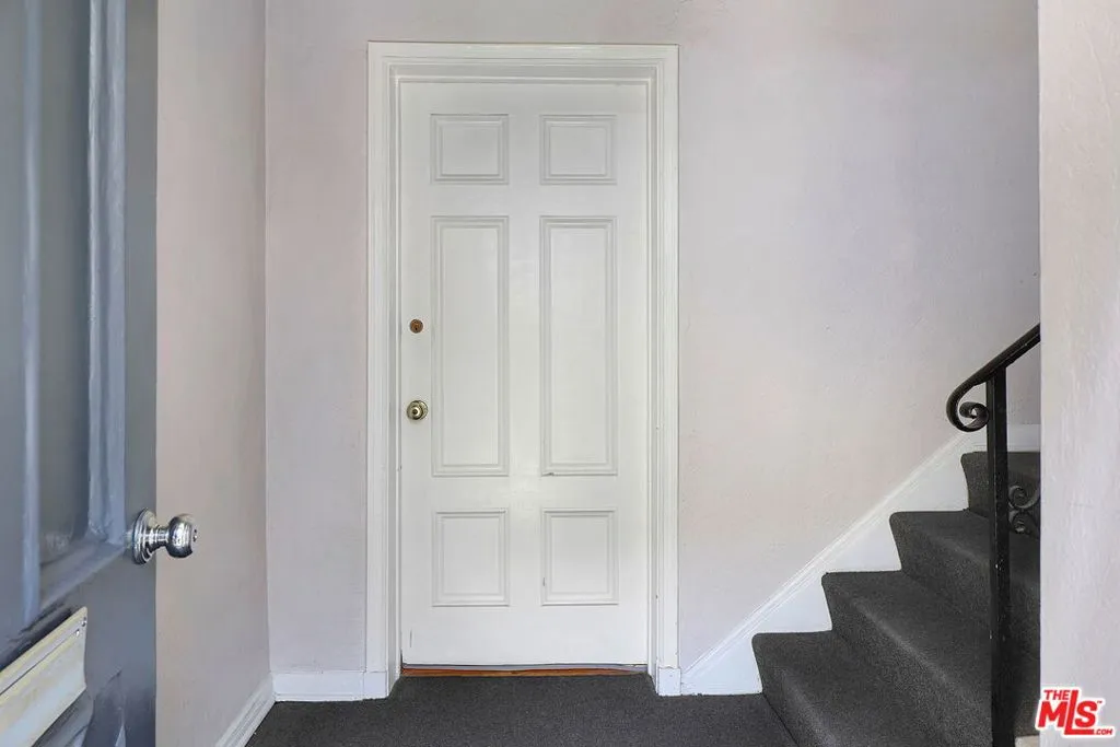 Los Angeles, California 90006, United States, 1 Bedroom Bedrooms, ,1 BathroomBathrooms,Residential,Active,143783