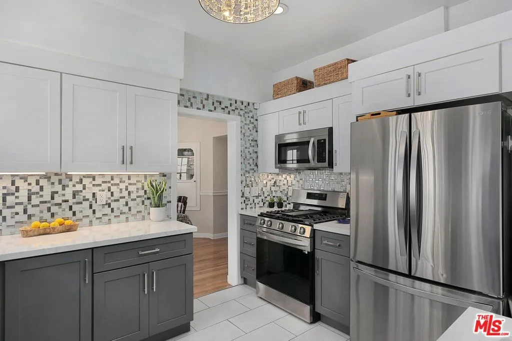 Los Angeles, California 90006, United States, 1 Bedroom Bedrooms, ,1 BathroomBathrooms,Residential,Active,143783