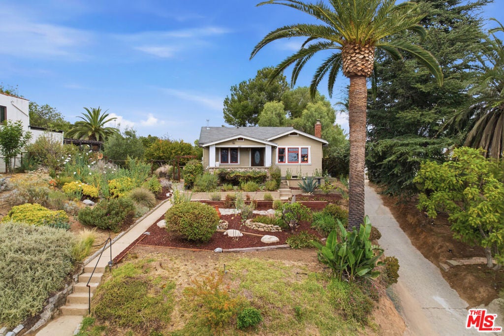 1842 Phillips Way