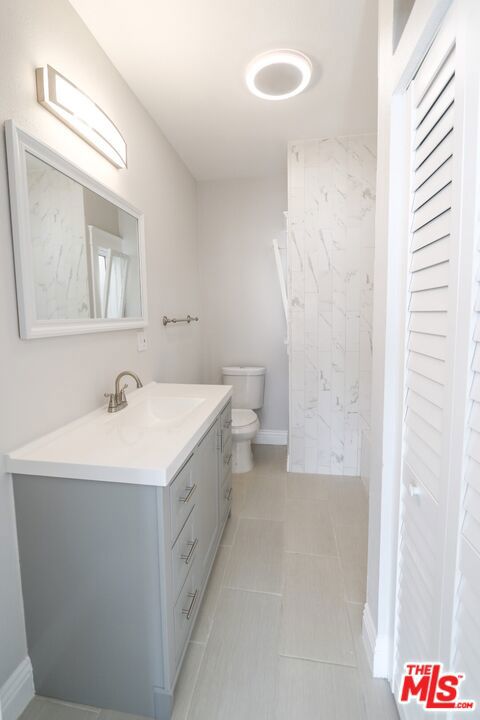 328 W 8th Street