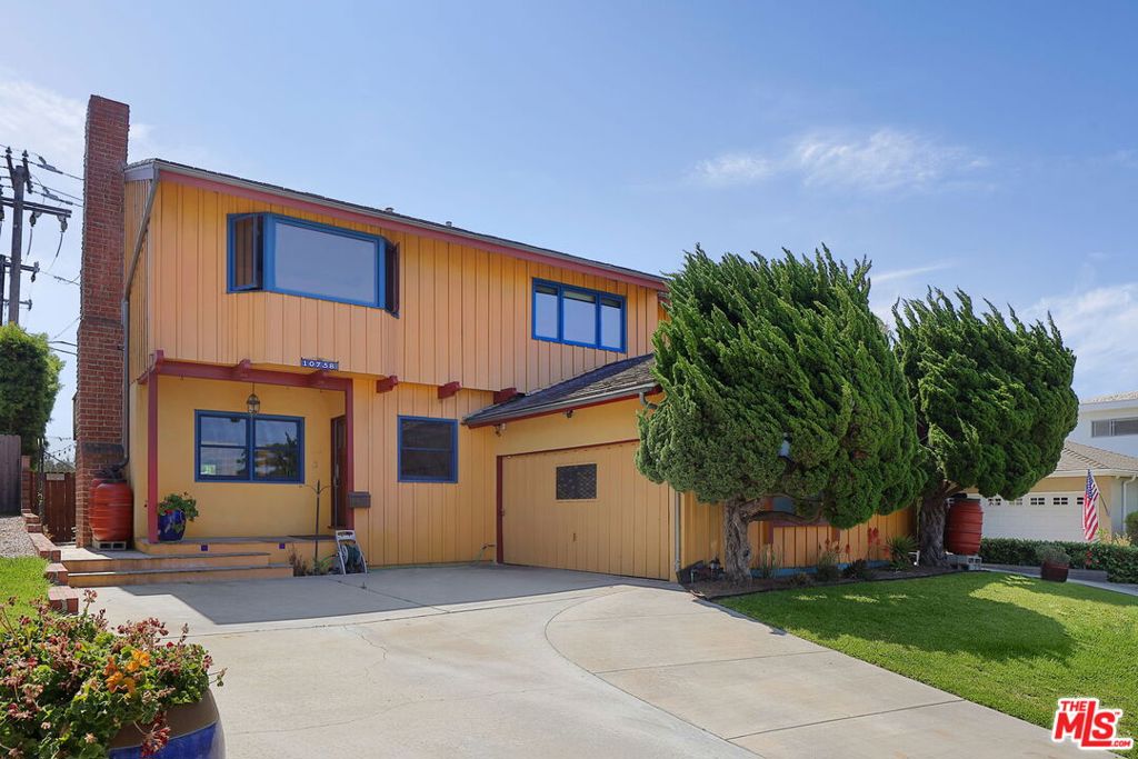 Properties 2 10758 Molony Road