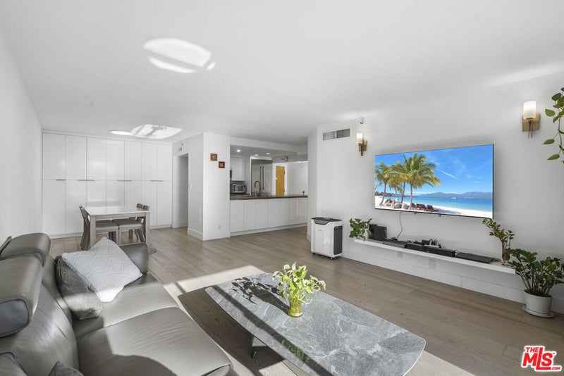 600 W 9th Street 1214