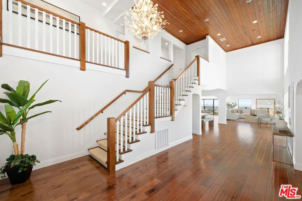 Properties 4 2267 Winona Boulevard