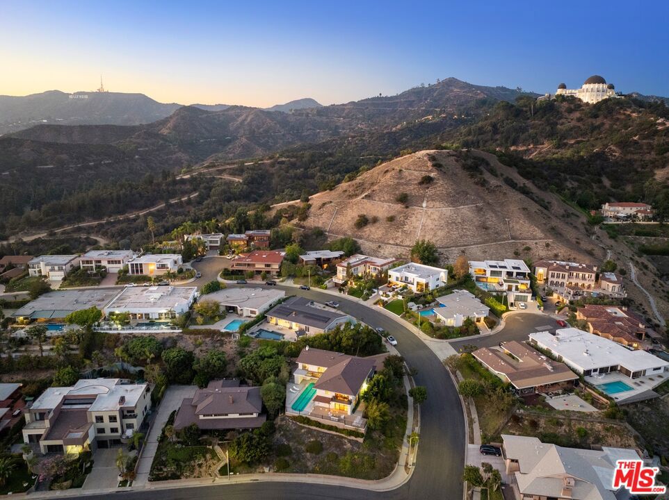 Properties 1 2267 Winona Boulevard