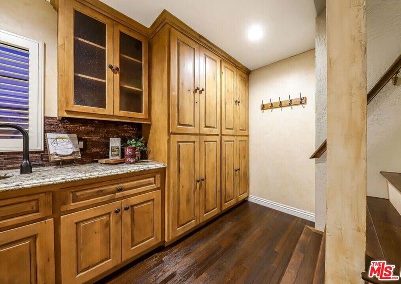 4725 W Avenue M6