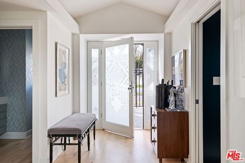 18623 Palomino Drive Tarzana CA 91356
