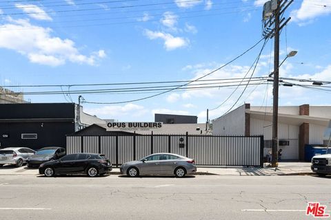 5244 Vineland Avenue North Hollywood CA 91601