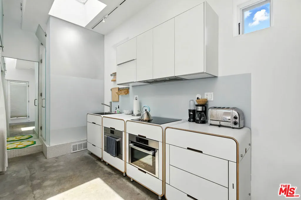 Santa Monica, California 90405, United States, ,1 BathroomBathrooms,Residential,Active,194367