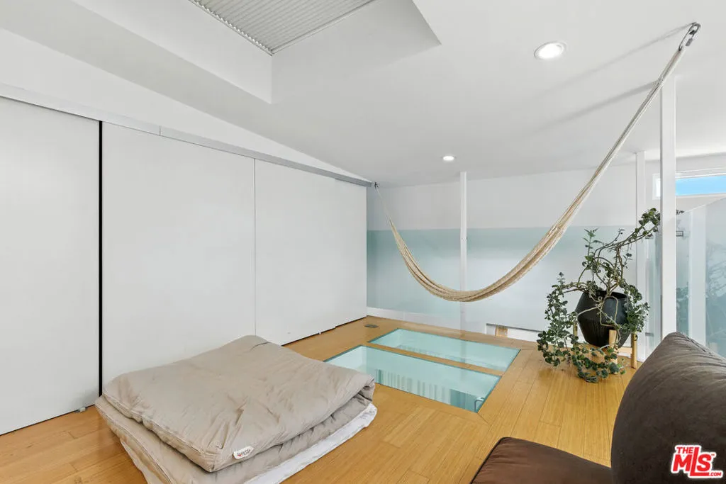 Santa Monica, California 90405, United States, ,1 BathroomBathrooms,Residential,Active,194367