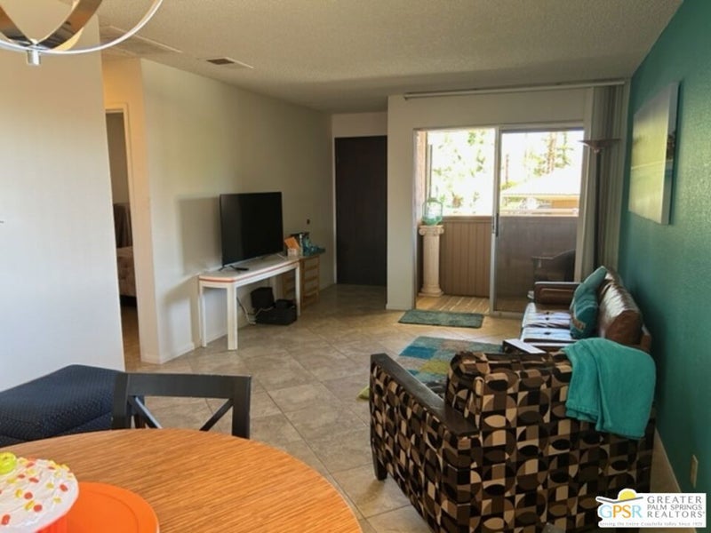 510 N Villa Court 200