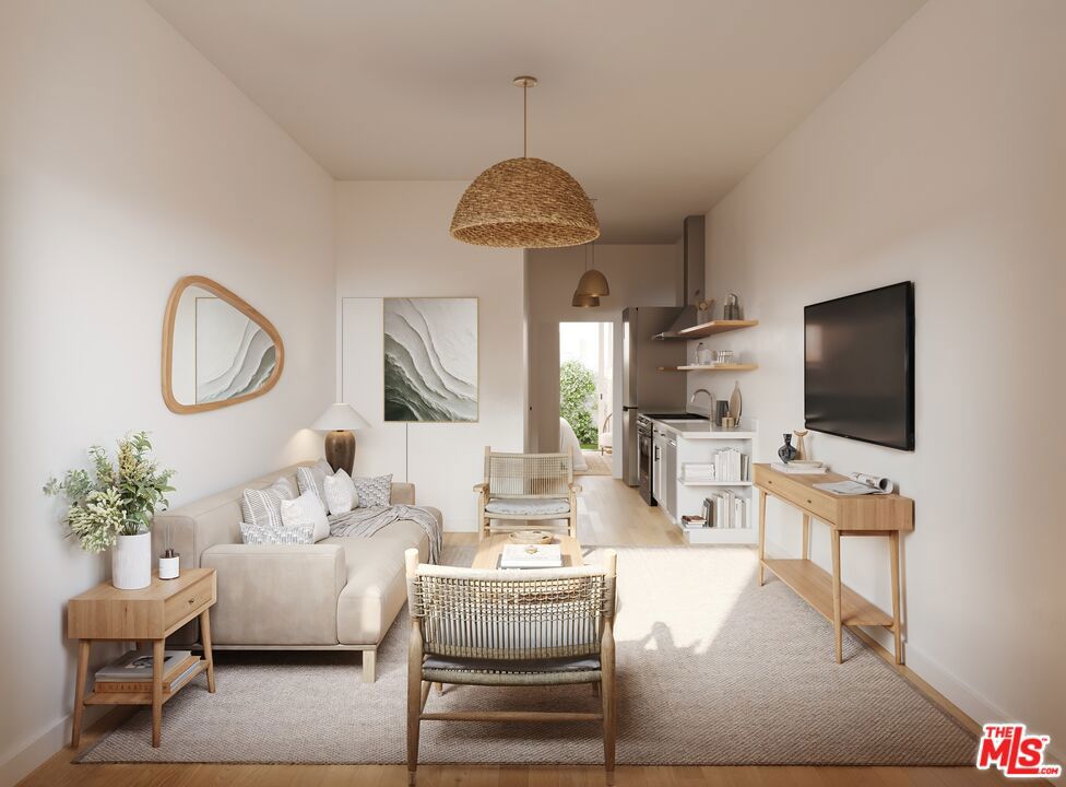 627 N Juanita Avenue