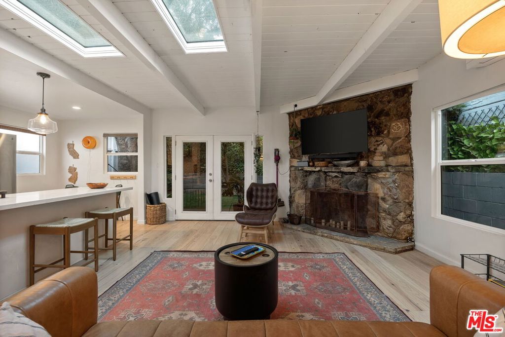 8522 Walnut Drive