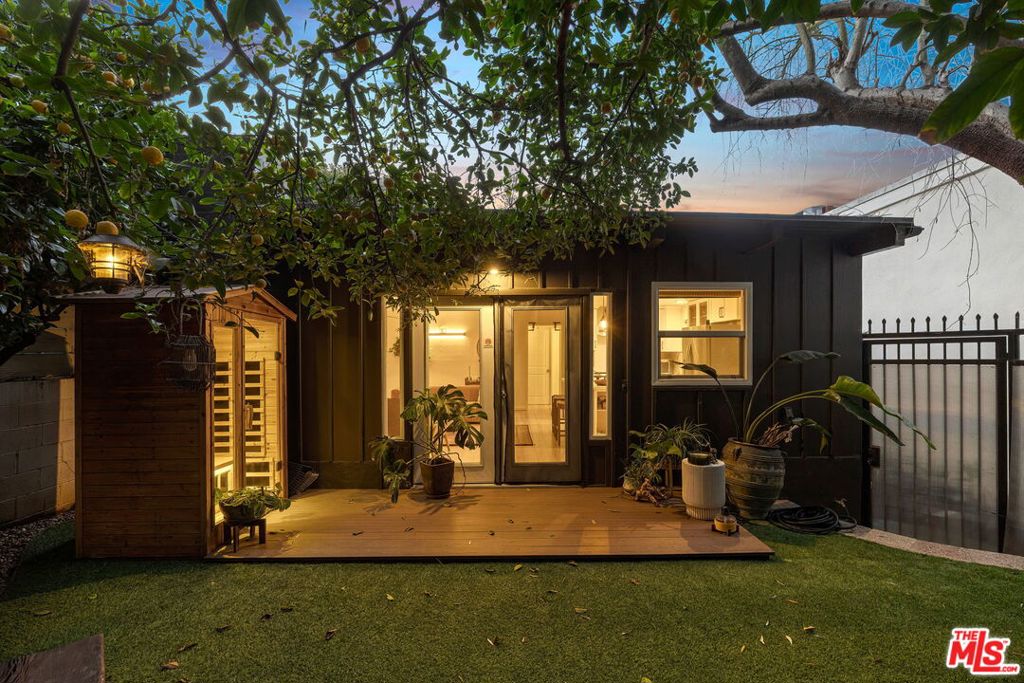 8522 Walnut Drive