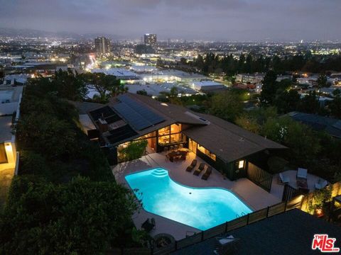 5961 Wrightcrest Drive Culver City CA 90232