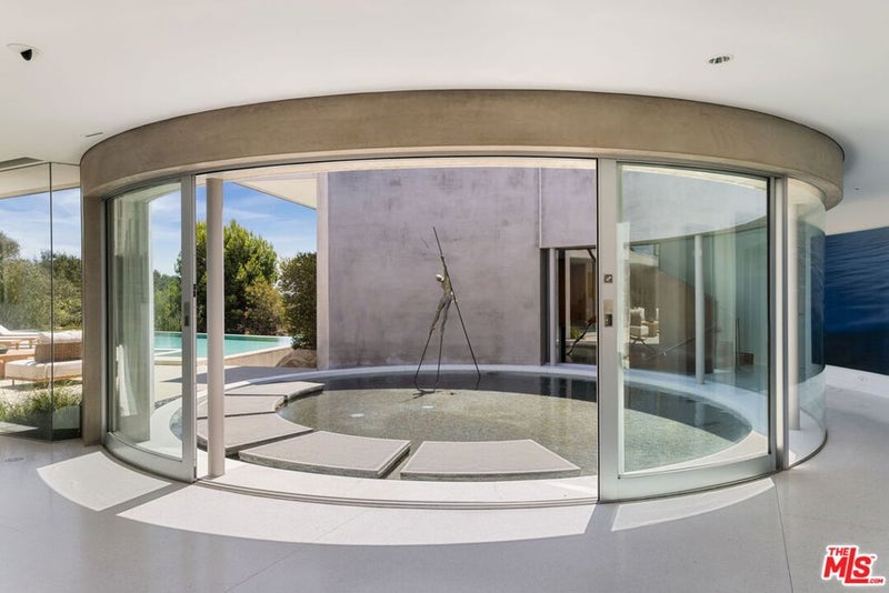 14700 Mulholland Drive