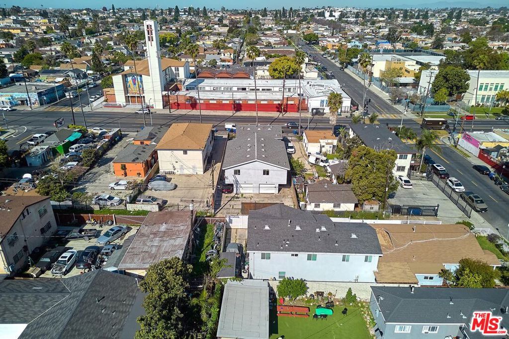 11166 S Figueroa Street