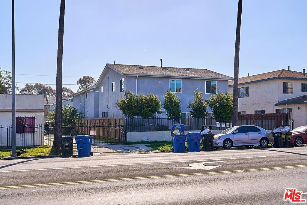 11166 S Figueroa Street