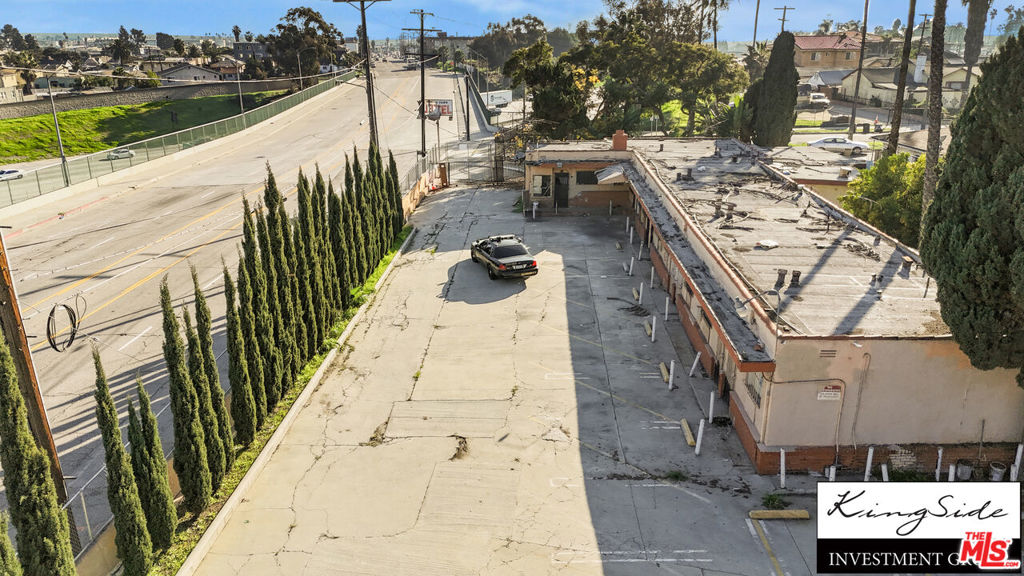 12127 S Figueroa Street