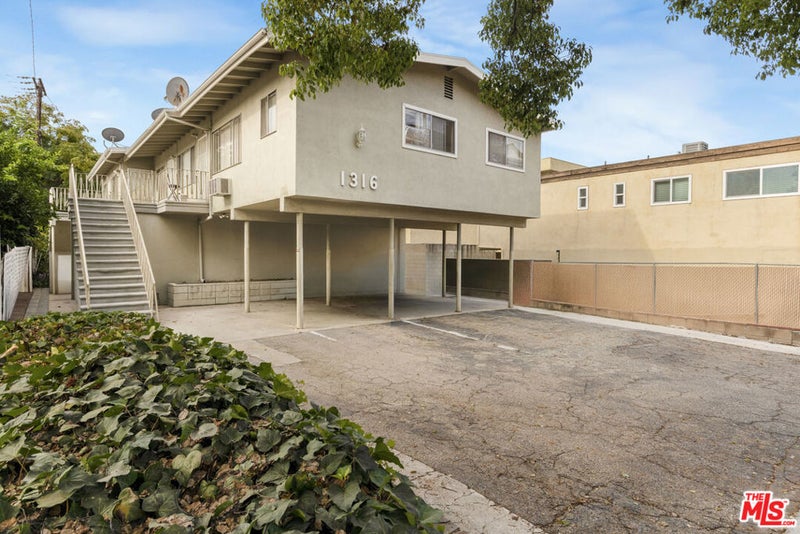 1316 Barrington Way