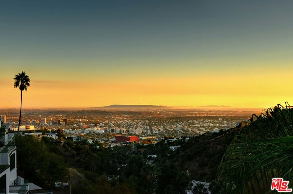 2137 SUNSET PLAZA DR, LOS ANGELES, CA 90069 - Image bfb1df5aa7e7848c8501c57c5d8d6e8d/1259603935