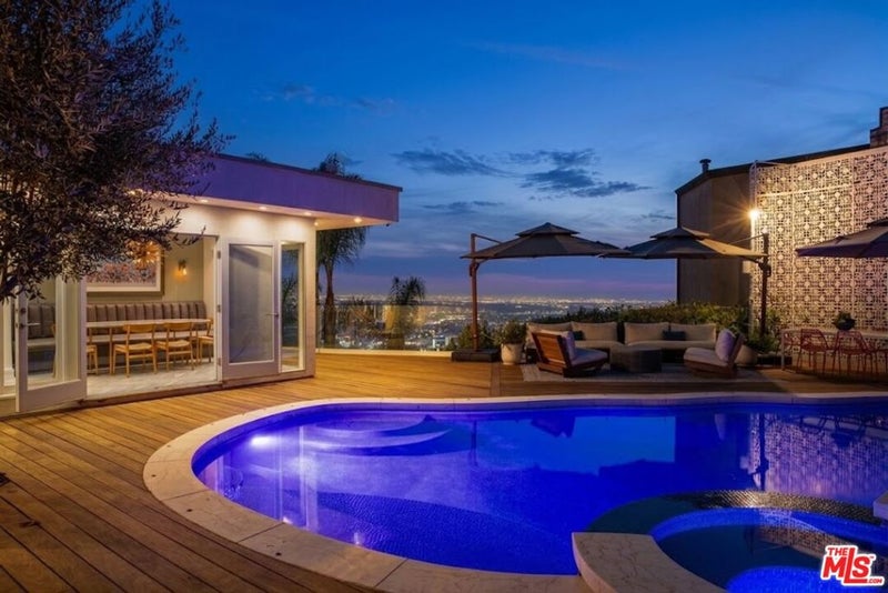 2137 Sunset Plaza Dr.