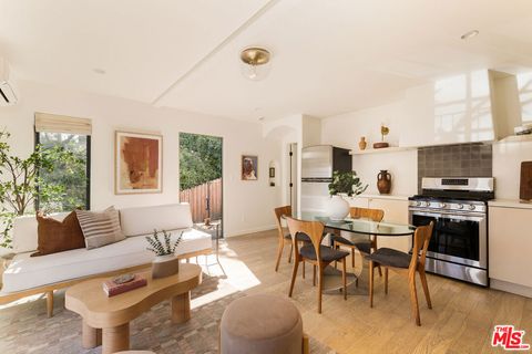 3200 Larissa Drive Los Angeles CA 90026