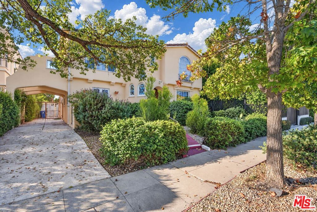 7948 W 4th Street