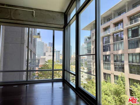 Photo of 1100 S Hope Street #907, Los Angeles, CA 90015 (MLS # 26845173)