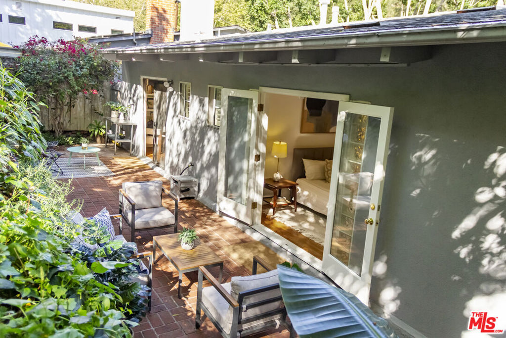 1115 N Beverly Glen Boulevard