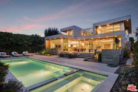 13120 Nimrod Place Los Angeles CA 90049