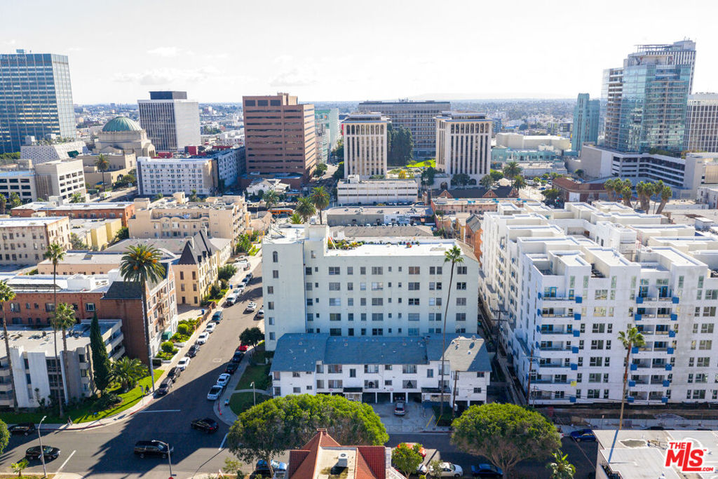 Properties 2 505 S Serrano Avenue