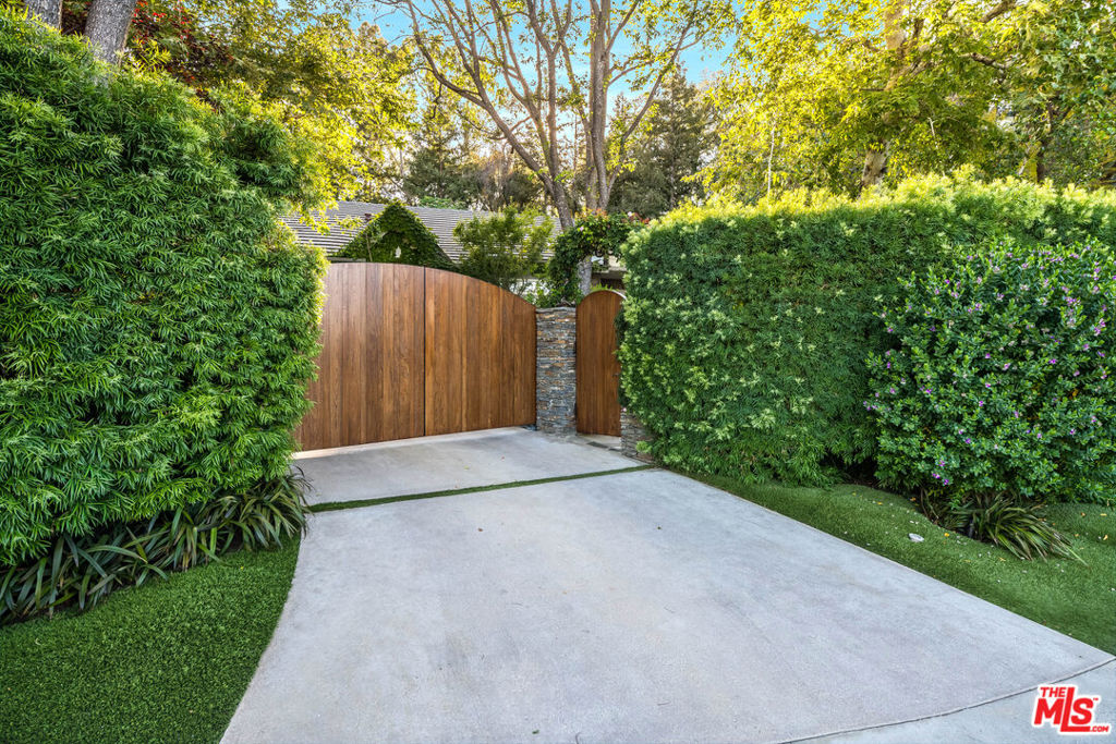 19012 Dorlon Drive