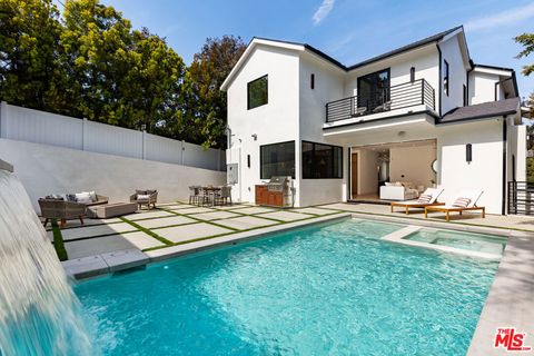 2565 Patricia Avenue Los Angeles CA 90064