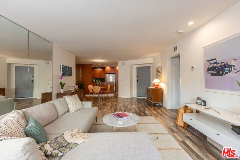 2260 N Cahuenga Boulevard 306