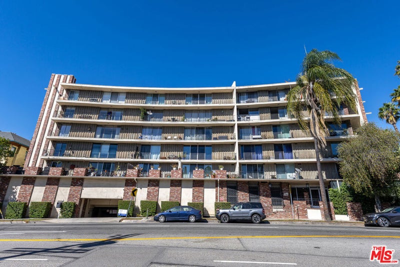 2260 N Cahuenga Boulevard 306