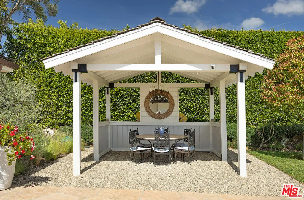 Santa Barbara, California 93108, United States, 4 Bedrooms Bedrooms, ,4 BathroomsBathrooms,Residential,Active,191505