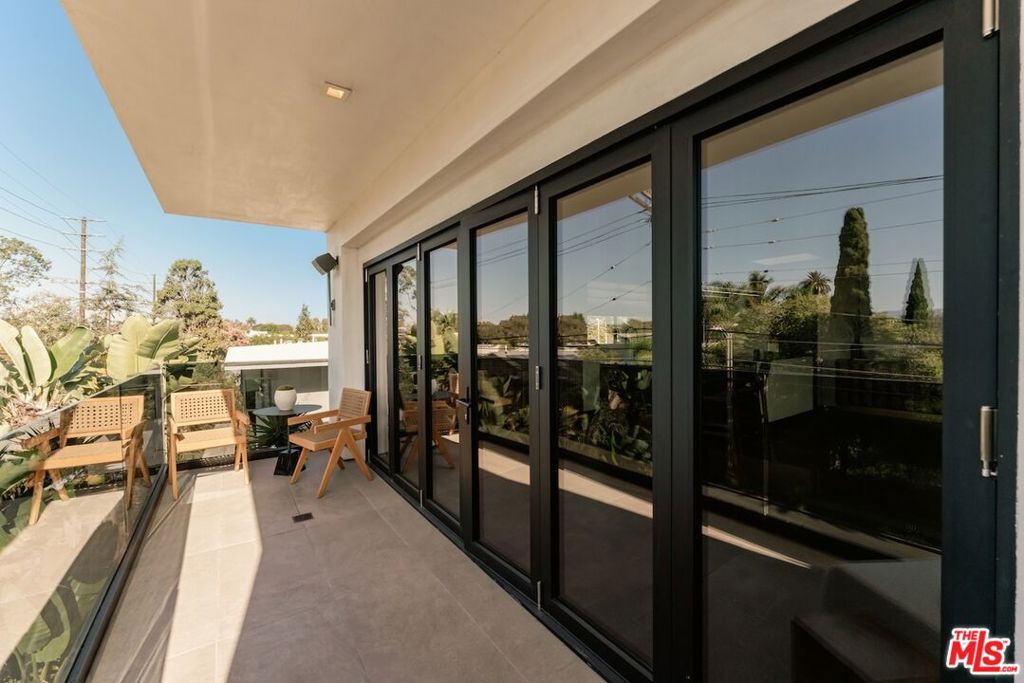1208 Palms Boulevard