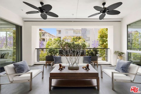 Photo of 450 N Palm Drive #306, Beverly Hills, CA 90210 (MLS # 26842541)