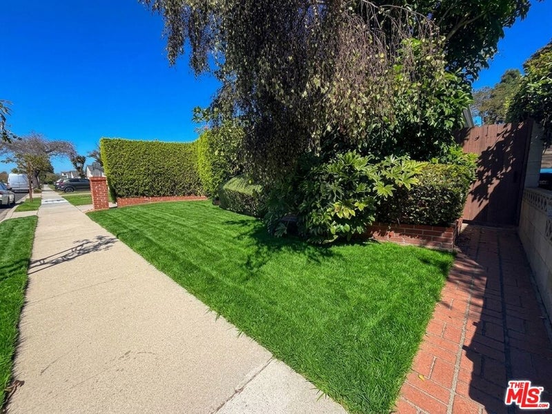 5430 Selmaraine Drive