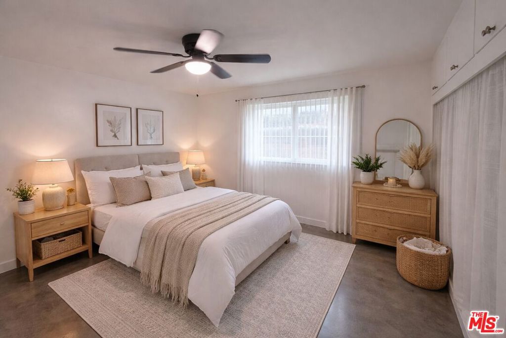 8520 Sunland Boulevard 11