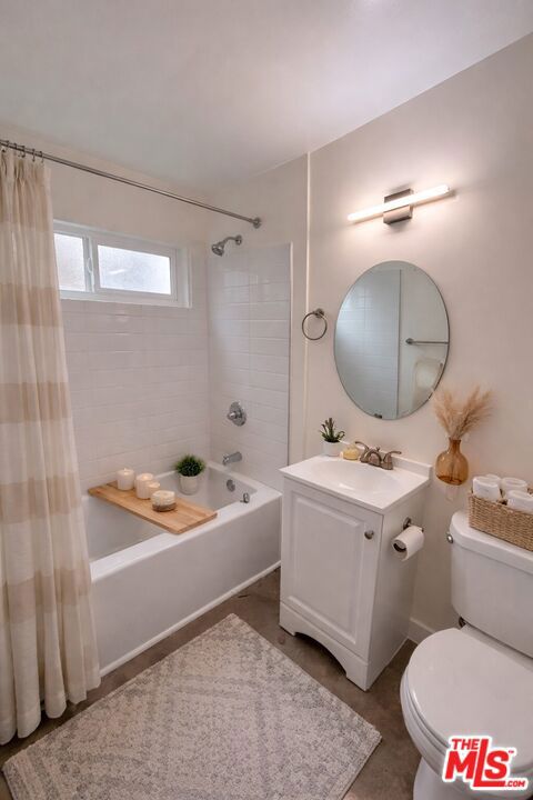 8520 Sunland Boulevard 11