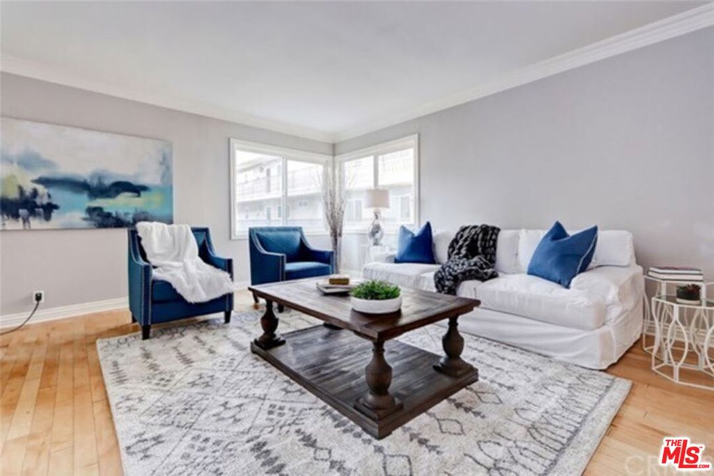 Properties 3 11646 Chenault Street 23