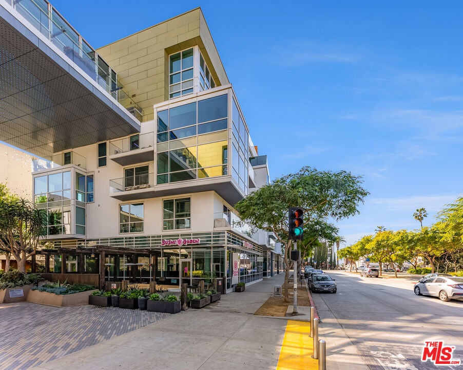 1705 Ocean Avenue 208